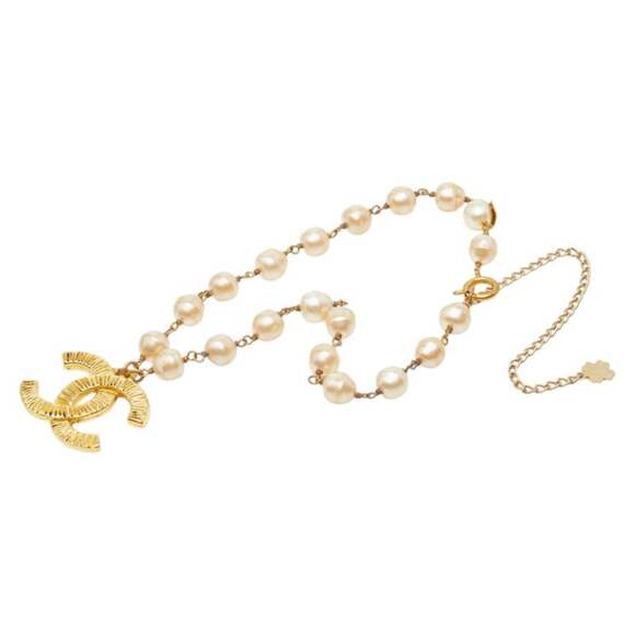 CHANEL Gold Pearl Logo Necklace - Picture 4 of 7